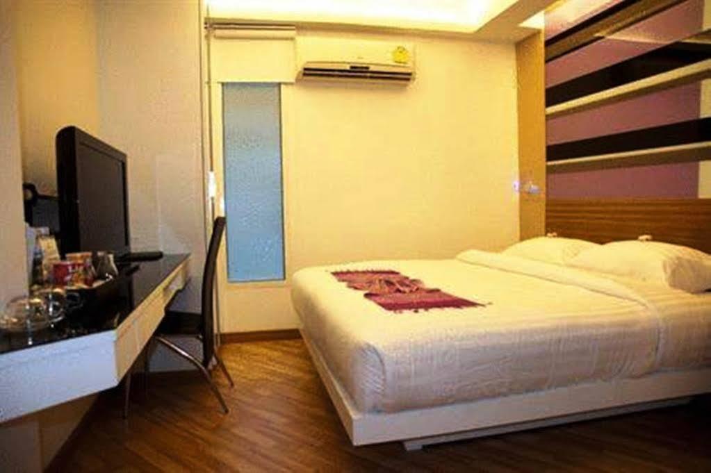 Studio Asoke Bangkok Kültér fotó