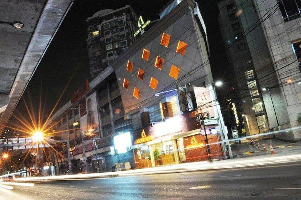 Studio Asoke Bangkok Kültér fotó